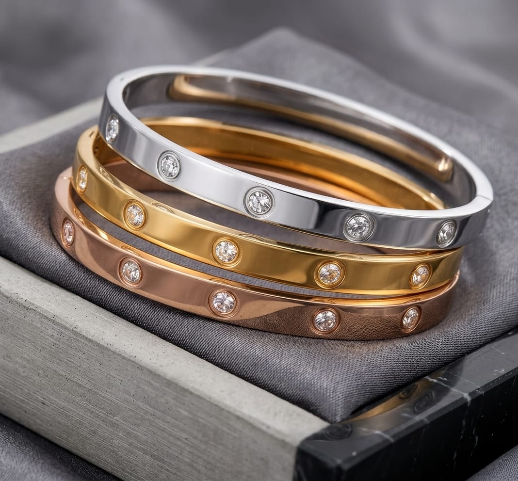 Multicolor Stone-Engraved Bracelet